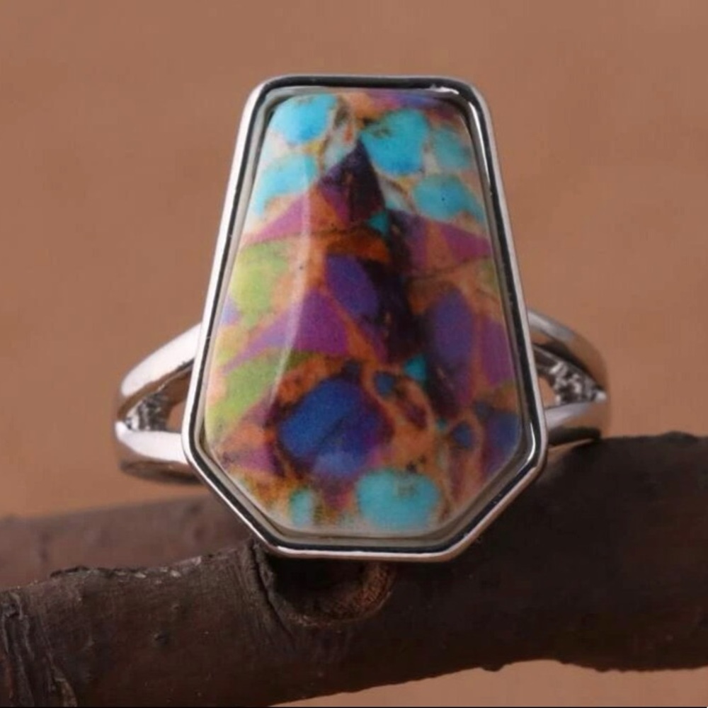 LAST ONE: Stunning women’s mixed color resin ring - Picture 2 of 4